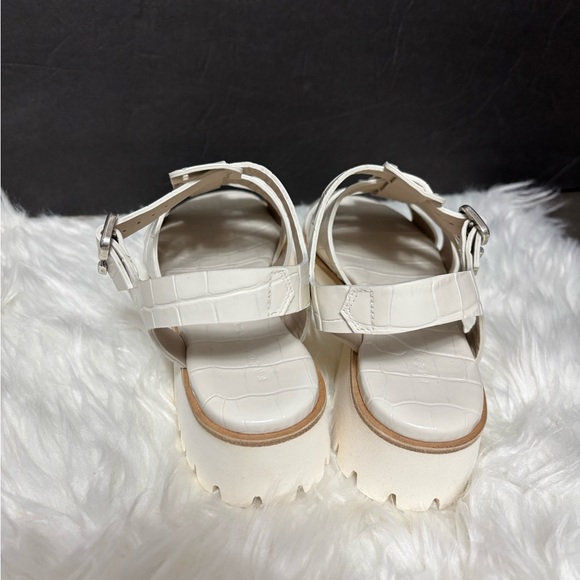 Freda Salvador - Picture 4 of 7